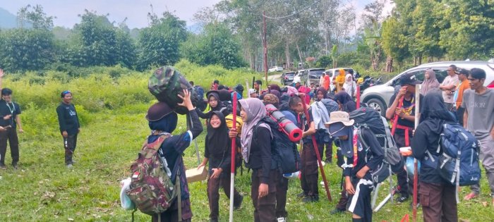 Ikuti Kegiatan Alam Terbuka di Taman Pertiwi, Siswi MTsN 4 Kerinci Unjuk Gigi di Ajang Jamda