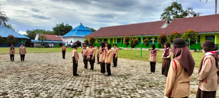 Pramuka MTsN 4 Kerinci Laksanakan Latihan Rutin dengan Antusias