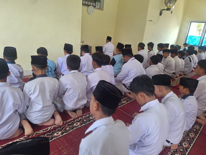 MTsN 4 Kerinci Gelar Shalat Zuhur Berjamaah Setiap Hari