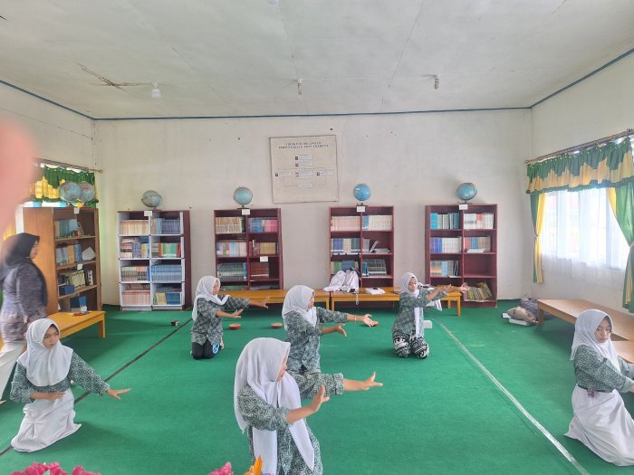 Tim Seni MTsN 4 Kerinci Gelar Latihan Jelang HGN dan Expo