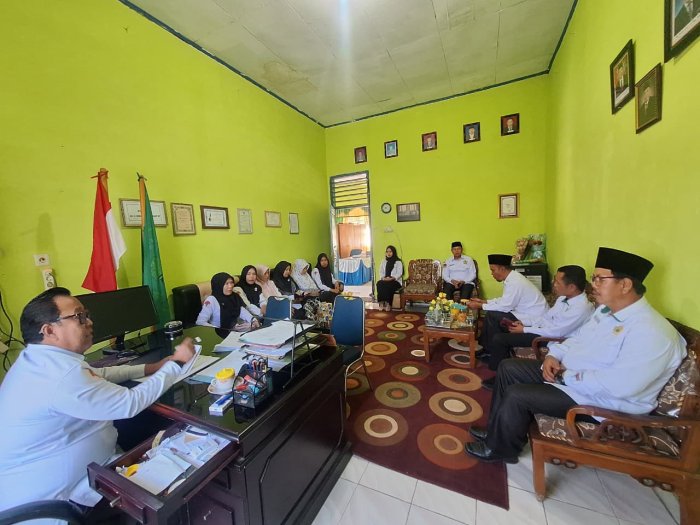 Matangkan Persiapan, Panitia SPMB MTsN 4 Kerinci Gelar Rapat Koordinasi Bersama Kepala Madrasah