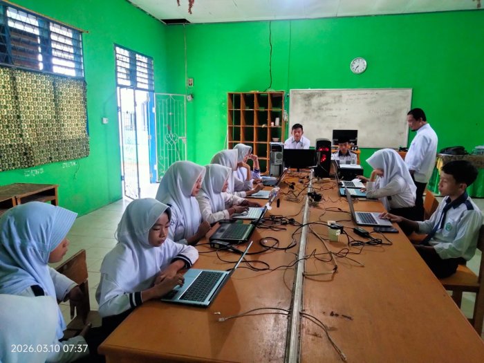 Gladi Tes Kemampuan Akademik (TKA) Hari Kedua di MTsN 4 Kerinci Berjalan Mulus Gladi Tes Kemampuan Akademik (TKA) Hari Kedua di MTsN 4 Kerinci Berjalan Mulus
