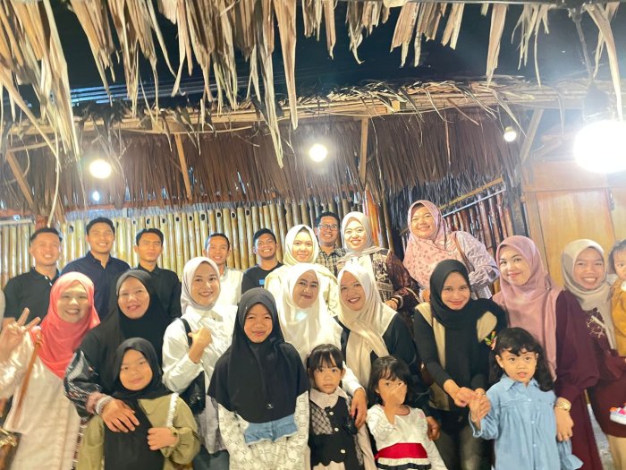 Pererat Silaturahmi, Staf Tata Usaha MTsN 4 Kerinci Gelar Buka Puasa Bersama