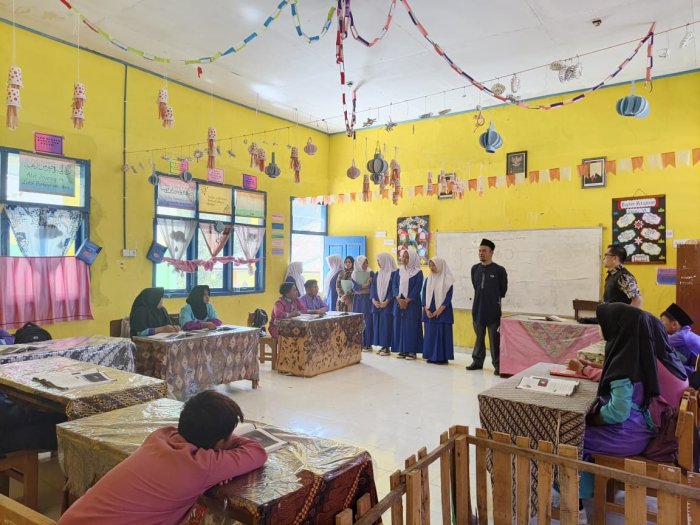 Jemput Bola, Panitia SPMB MTsN 4 Kerinci Gelar Sosialisasi ke SD/MI di Wilayah Tebing Tinggi, Cupak, dan Ambai Jemput Bola, Panitia SPMB MTsN 4 Kerinci Gelar Sosialisasi ke SD/MI di Wilayah Tebing Tinggi, Cupak, dan Ambai