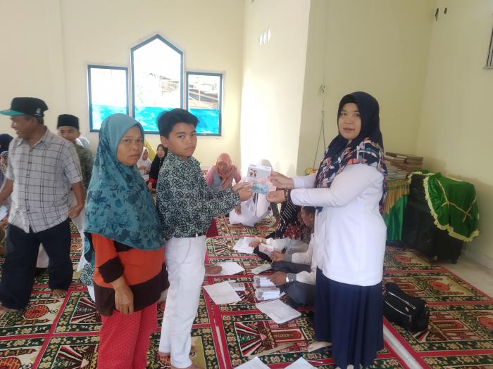 158 siswa MTsN 4 Kerinci penerima bantuan sosial PIP AnggaranTahun 2019.