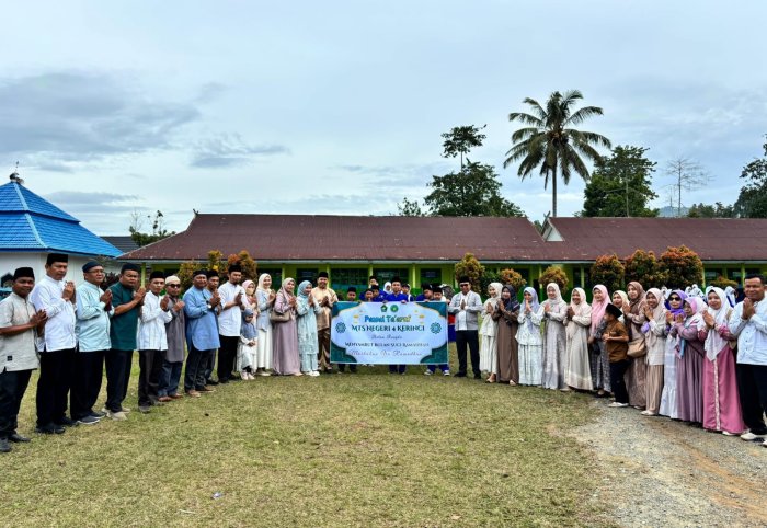 Sambut Ramadhan 1447 H, MTsN 4 Kerinci Gelar Pawai Taaruf Dimeriahkan Oleh Drumband Gemuruh Energi