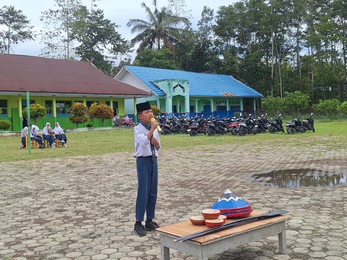 MTsN 4 Kerinci Rayakan Hari Guru Nasional dengan Pentas Seni MTsN 4 Kerinci Rayakan Hari Guru Nasional dengan Pentas Seni