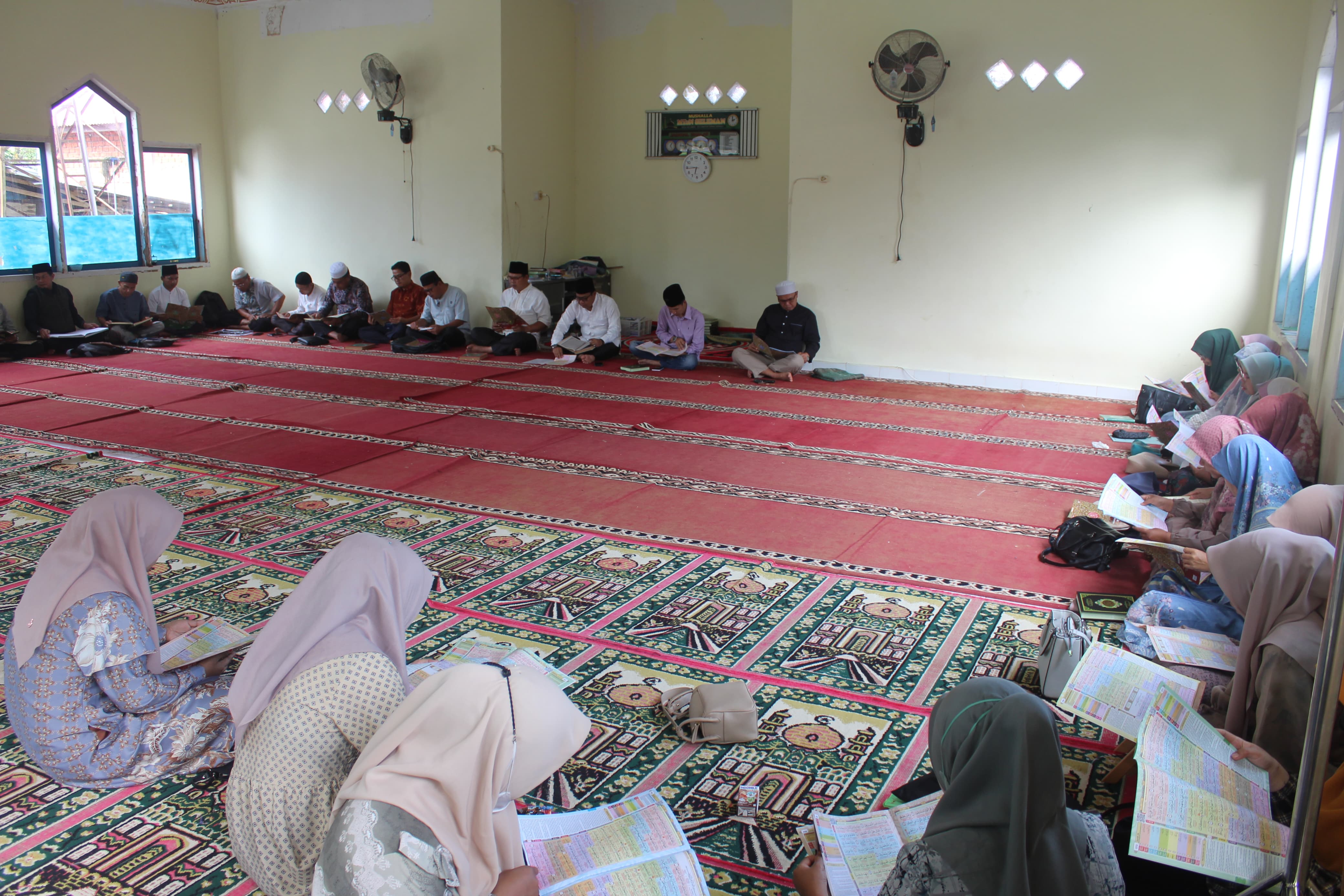 MTsN 4 Kerinci Ikut Menyukseskan Program Indonesia Khatam Al Qur'an 