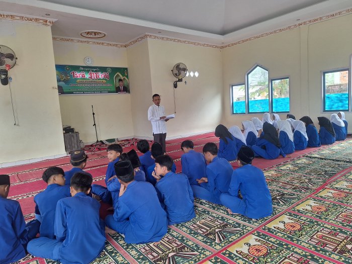 Persiapkan Kelulusan, MTsN 4 Kerinci Sosialisasikan Tes Kompetensi Akademik (TKA) bagi Siswa Kelas IX
