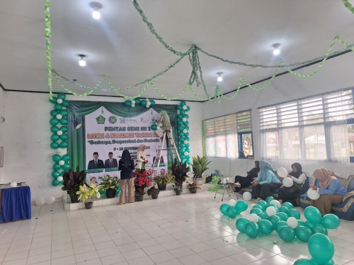 H-2 Menuju Pensi: Kekompakan PTK dan Siswa MTsN 4 Kerinci Warnai Persiapan Pergelaran Pentas Seni