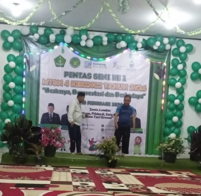 Totalitas Tanpa Batas: Panitia Pensi MTsN 4 Kerinci Lembur Hingga Larut Malam Demi Sukseskan Acara