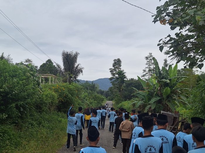 MTsN 4 Kerinci Rutin Gelar Jalan Santai Setiap Sabtu Pagi