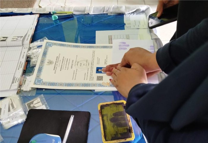 Alumni MTsN 4 Kerinci Tapel 2024-2025 Jalani Sidik Jari Ijazah