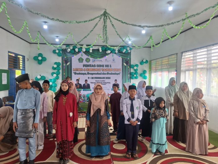 Puncak Pensi Ke-1 MTsN 4 Kerinci: Penyerahan Hadiah Berlangsung Khidmat dan Meriah