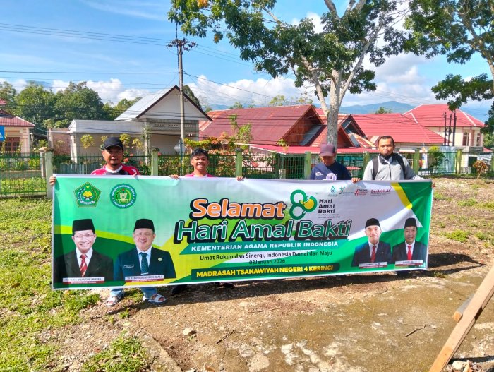 Kepala MTsN 4 Kerinci Ikut Meriahkan Jalan Santai HAB ke-80 di Jambi