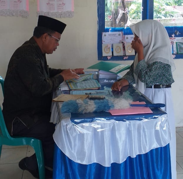 Mencetak Generasi Qurani : Program Tahfidz MTsN 4 Kerinci Bangkitkan Cinta Al-Qur'an