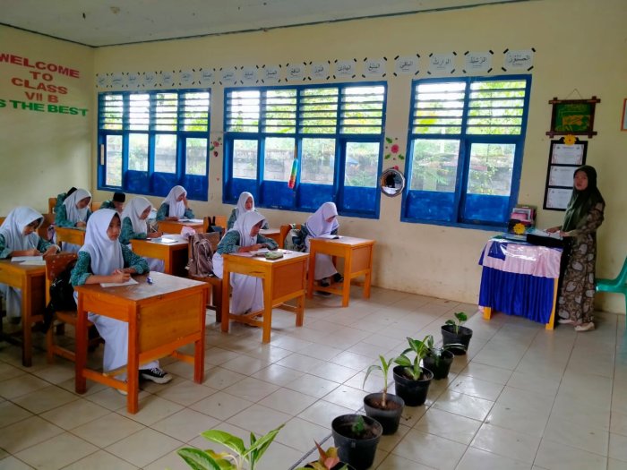 Tenang, Aman dan Nyaman : Suasana Belajar Pagi Rabu di MTsN 4 Kerinci