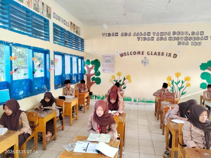 Budaya Qurani di MTsN 4 Kerinci: Tadarus Pagi Jadi Nafas Sebelum Belajar Budaya Qurani di MTsN 4 Kerinci: Tadarus Pagi Jadi Nafas Sebelum Belajar