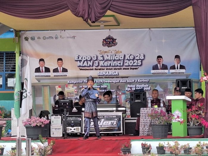 M Khairil Tampil Solo Song di Expo MAN 3 Kerinci