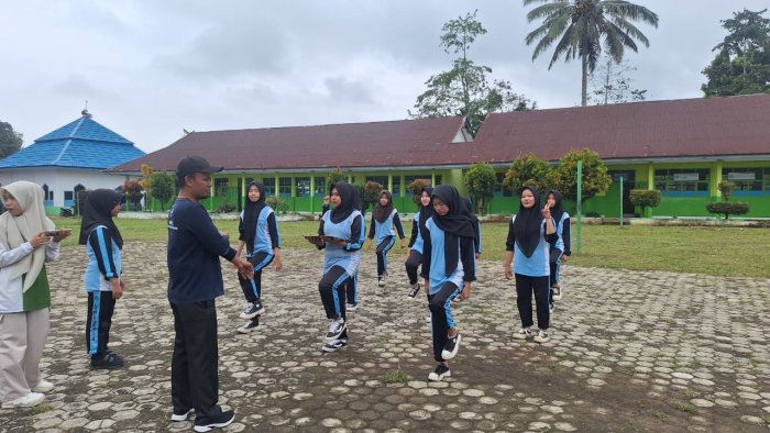 Pasukan Barisan Indah MTsN 4 Kerinci, Gelar Latihan Upacara Bendera