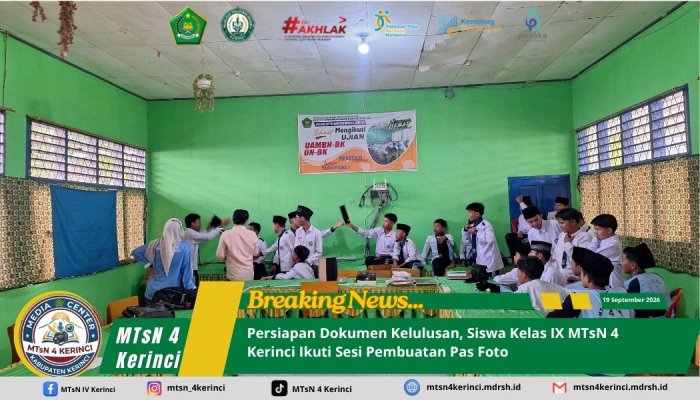 Persiapan Dokumen Kelulusan, Siswa Kelas IX MTsN 4 Kerinci Ikuti Sesi Pembuatan Pas Foto Persiapan Dokumen Kelulusan, Siswa Kelas IX MTsN 4 Kerinci Ikuti Sesi Pembuatan Pas Foto