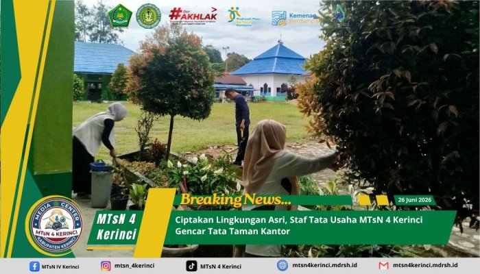 Ciptakan Lingkungan Asri, Staf Tata Usaha MTsN 4 Kerinci Gencar Tata Taman Kantor Ciptakan Lingkungan Asri, Staf Tata Usaha MTsN 4 Kerinci Gencar Tata Taman Kantor
