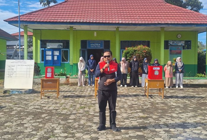 Kepala MTsN 4 Kerinci Membuka Secara Resmi Pemilihan Ketua OSIM Tapel 2025-2026