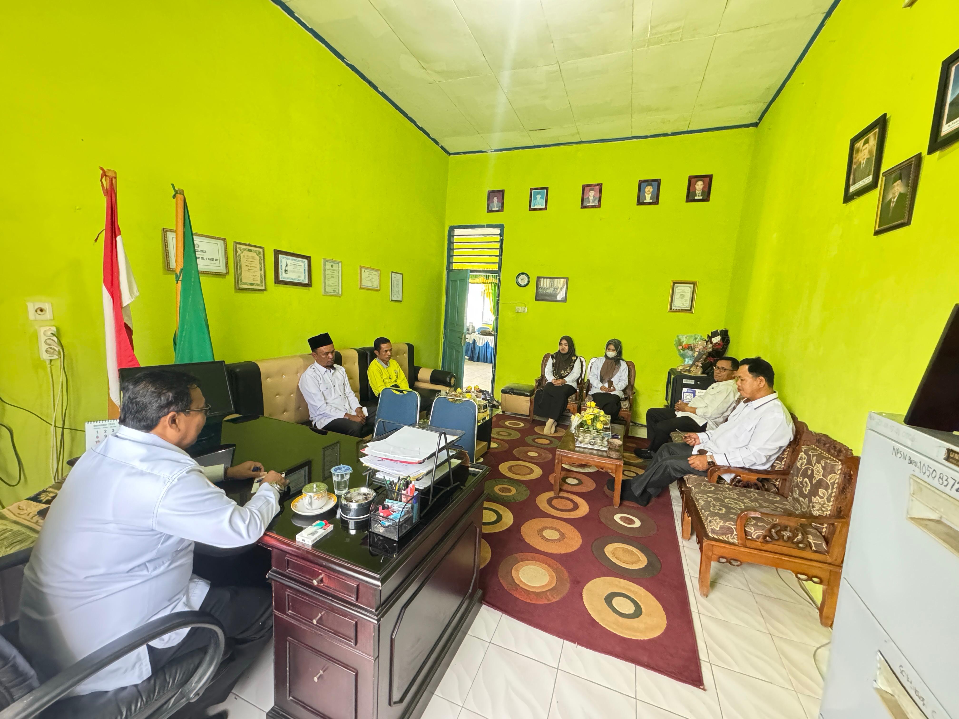 Kepala Madrasah Samsir, S.PdI Pimpin Rapat Persiapan PPDB dan Perancangan Program Madrasah Tapel 2025-2026 