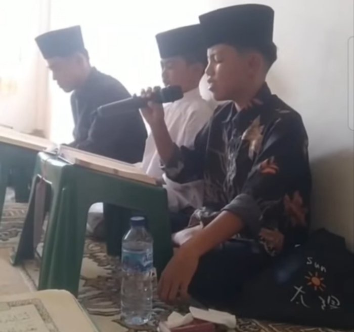 Lantunan Ayat Suci Menggema, Siswa MTsN 4 Kerinci Ananda Muhammad Khairil Tadarus Bersama