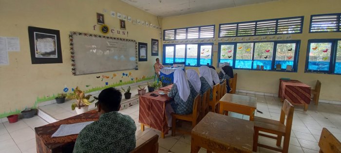 Pembina LCC Gelar Bimbingan Khusus IPA dan Matematika Pembina LCC Gelar Bimbingan Khusus IPA dan Matematika