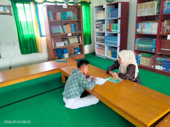 Tingkatkan Literasi, MTsN 4 Kerinci Telah meluncurkan Program Bimbingan Khusus Membaca