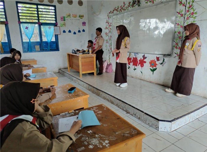 Kegiatan Ekstrakurikuler Pramuka di MTsN 4 Kerinci Kegiatan Ekstrakurikuler Pramuka di MTsN 4 Kerinci