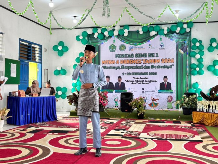 Semarak Hari Kedua Pentas Seni MTsN 4 Kerinci: Mengasah Bakat Lewat Olah Vokal dan Retorika Semarak Hari Kedua Pentas Seni MTsN 4 Kerinci: Mengasah Bakat Lewat Olah Vokal dan Retorika