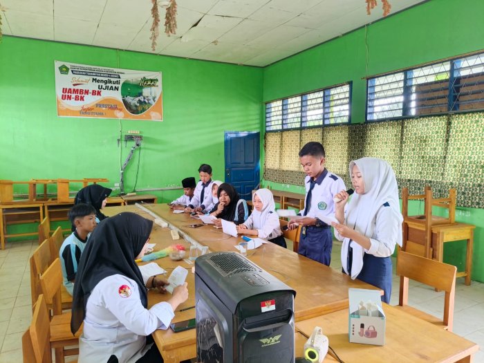 Asah Kemampuan Retorika, Siswa MTsN 4 Kerinci Gelar Latihan Intensif MC Pentas Seni