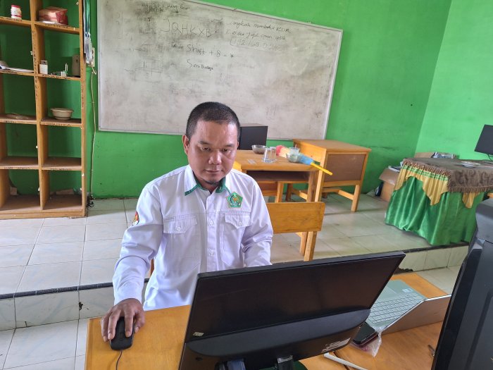 MTsN 4 Kerinci Matangkan Persiapan Simulasi TKA, Operator Siapkan Aplikasi