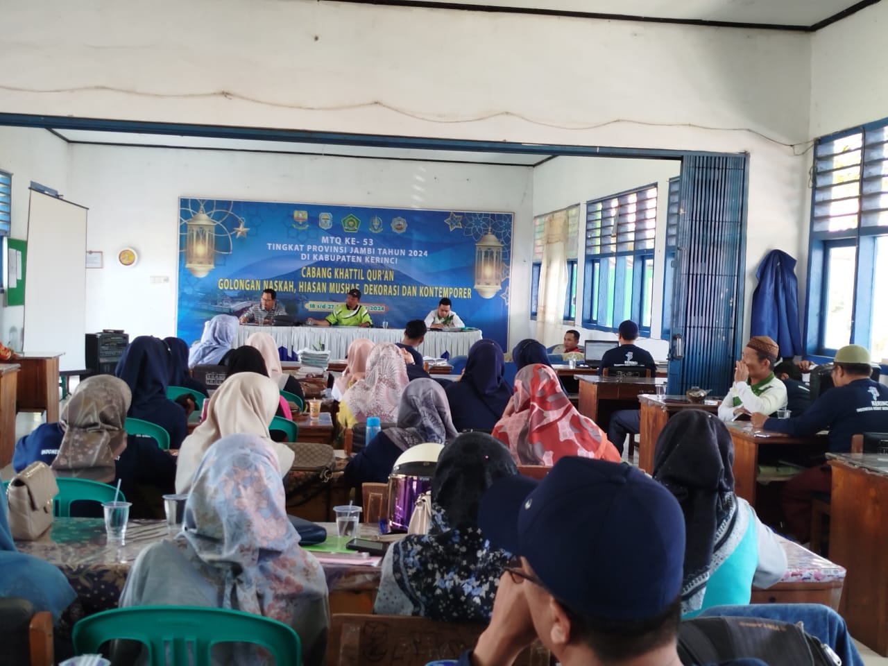 Jamaluddin, S.PdI Pimpin Rapat Lanjutan PPDB Tapel 2025/2026 di MTsN 4 Kerinci Jamaluddin, S.PdI Pimpin Rapat Lanjutan PPDB Tapel 2025/2026 di MTsN 4 Kerinci