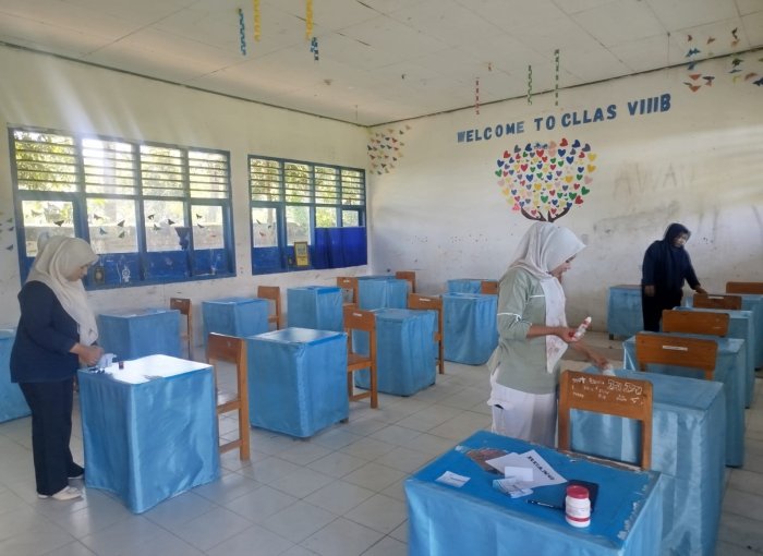 Matangkan Persiapan Akhir, Panitia ASAS MTsN 4 Kerinci Rampungkan Pemasangan Nomor Meja dan Ruang Ujian Matangkan Persiapan Akhir, Panitia ASAS MTsN 4 Kerinci Rampungkan Pemasangan Nomor Meja dan Ruang Ujian
