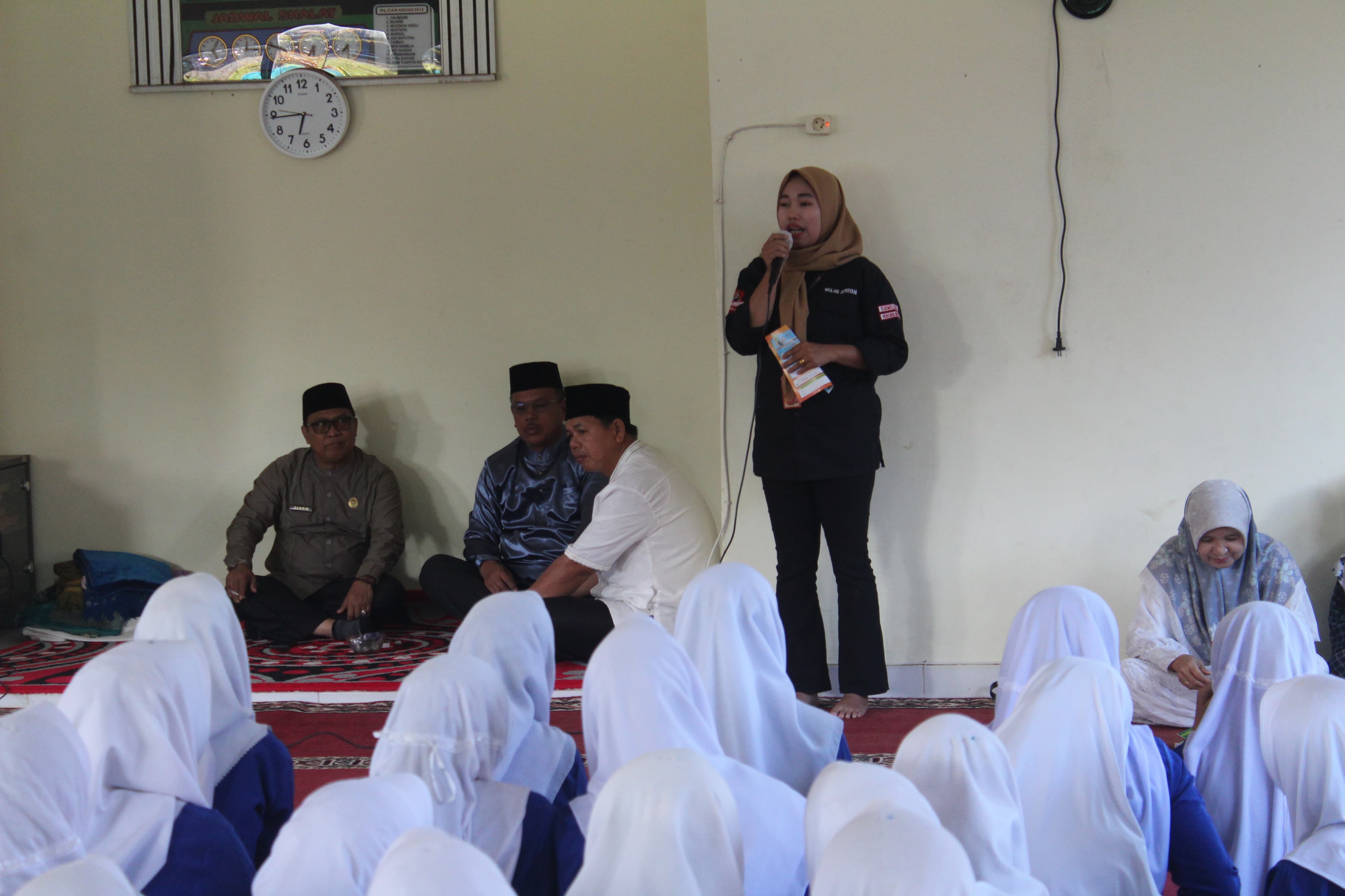 PT. Telkomsel Cabang Kerinci-Sungai Penuh Sambangi MTsN 4 Kerinci Dalam Rangka Sosialisasi Kartu Perdana by.U Terkomsel